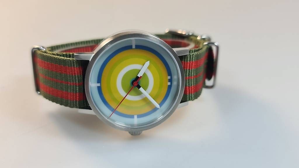 Orologi: Farbenfrohes CONCENTRIC UHREN Unikat #56 – Usato da Basel venduto da Subwave 2