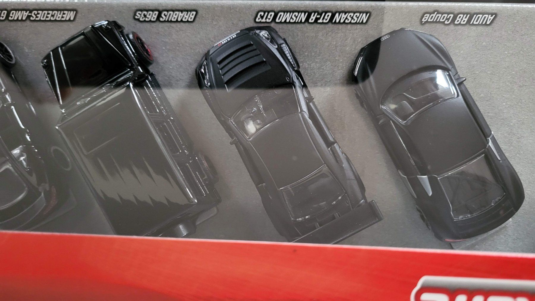 Majorette Modellini d'auto: Black Edition 5 Modelle Giftpack 1:64 Majorette – Usato da Rothrist venduto da Juana5 5