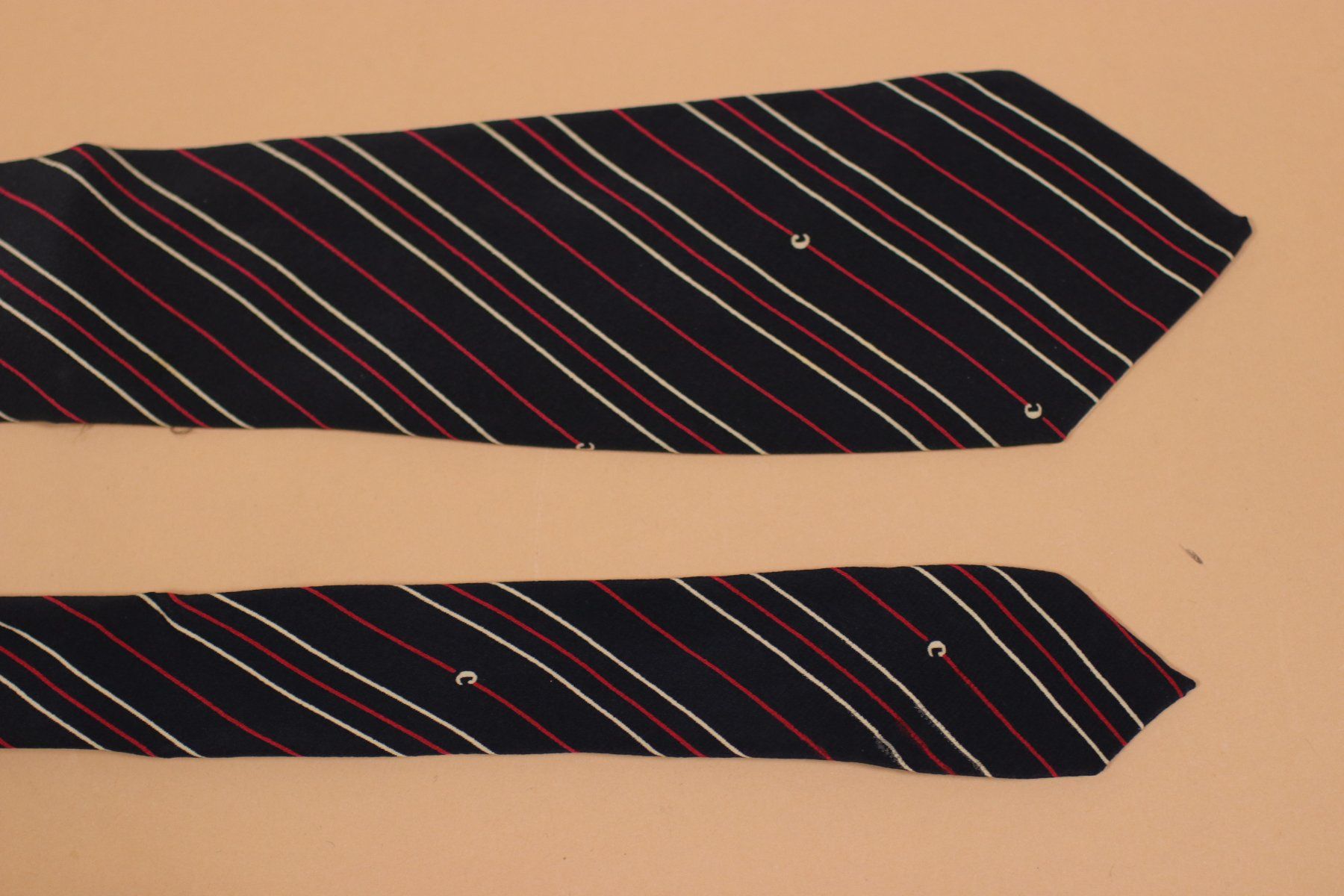 Krawatten: vintage CARVEN Silk  Tie – Gebraucht aus Hombrechtikon von BAZ-Vintage