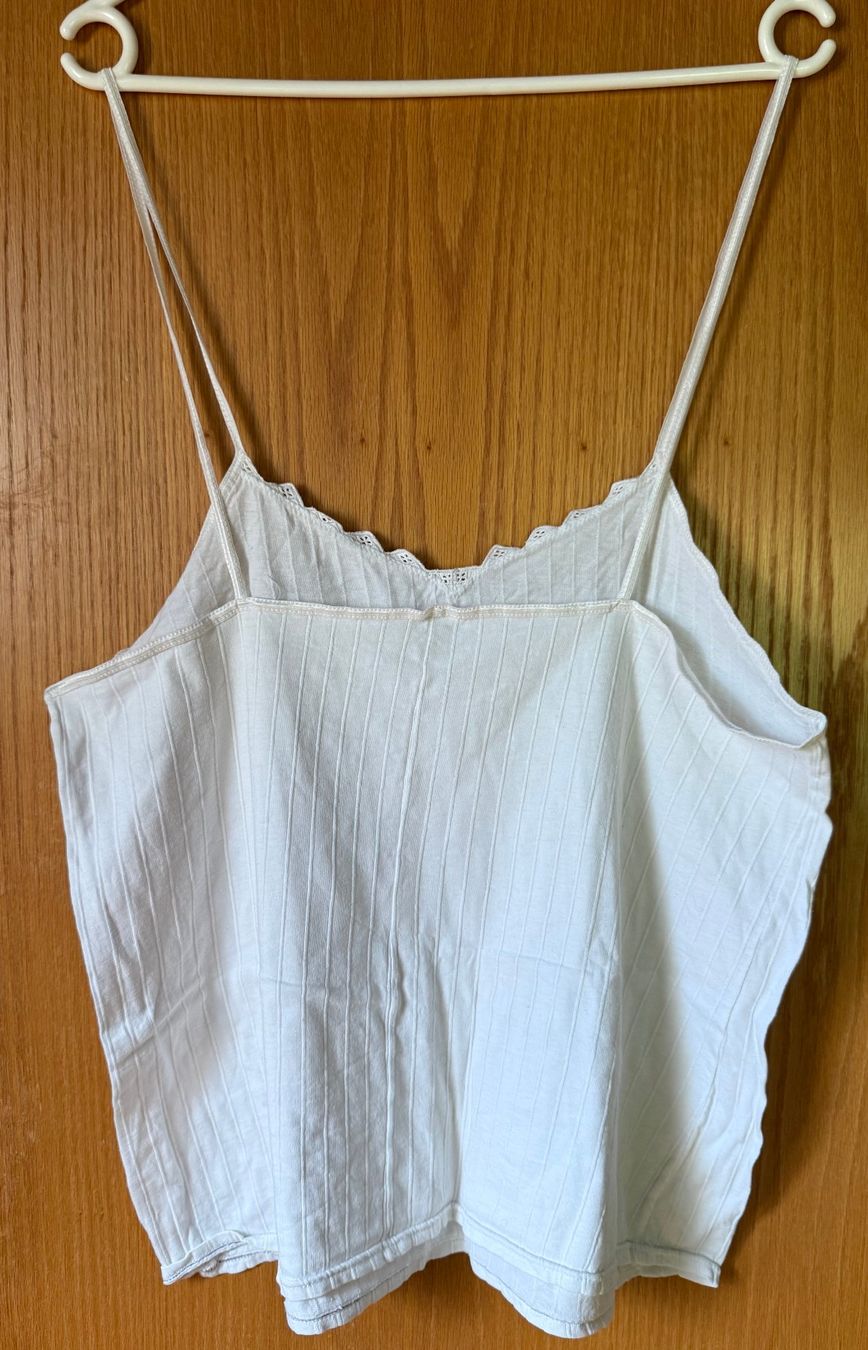 Top: Weisses Baumwoll-Hemdchen mit feiner Spitze, weiss – Usato da Zäziwil venduto da kreative-ideen 1