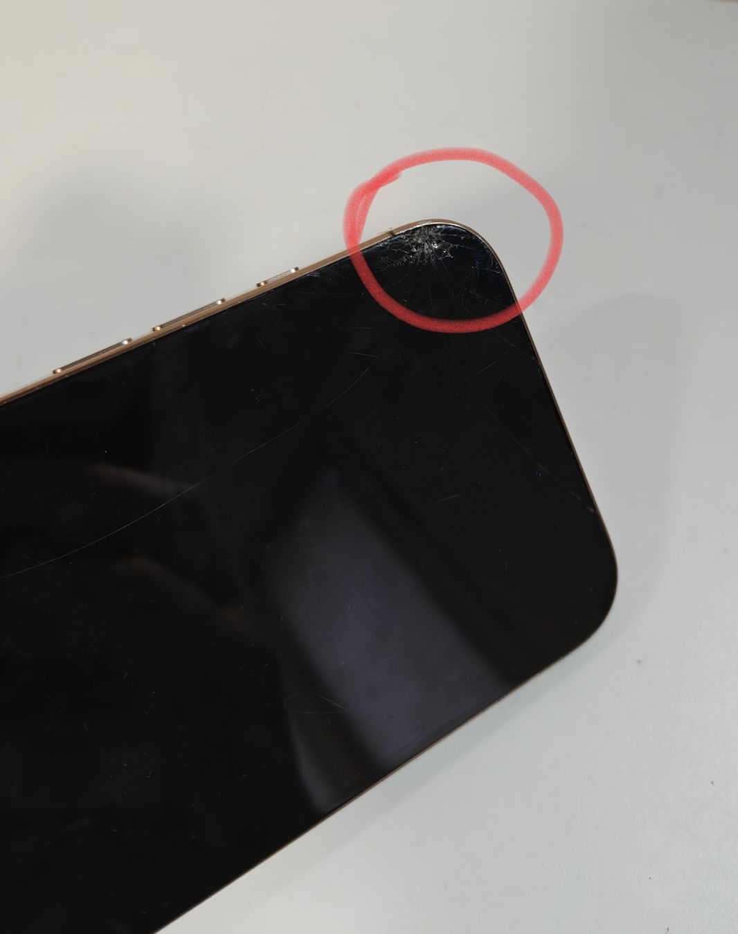 Apple Portables: iPhone 16 Pro Max – Défectueux à Ehrendingen par Rocky985 4