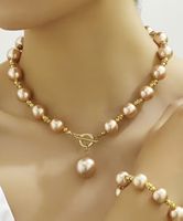 Parure fantaisie collier  bracelet   boucles en perles neuve