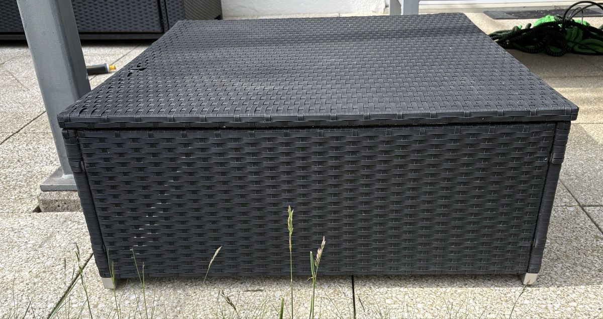 Tavoli: Quadratischer Rattan Loungetisch – Usato da Urdorf venduto da leoale