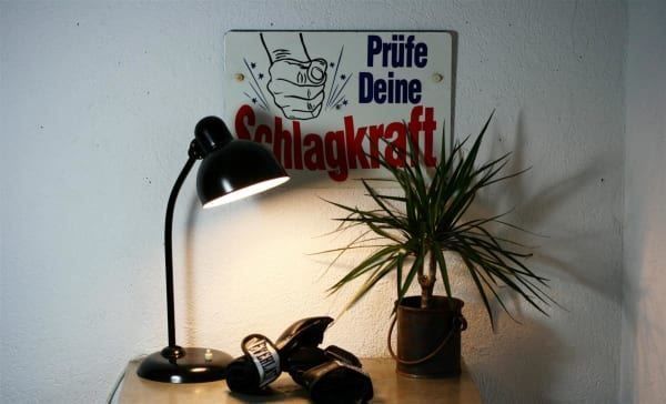 Schilder: Aluminiumschild Prüfe deine Schlagkraft – Gebraucht aus Birrwil von brandschatz_birrwil 1