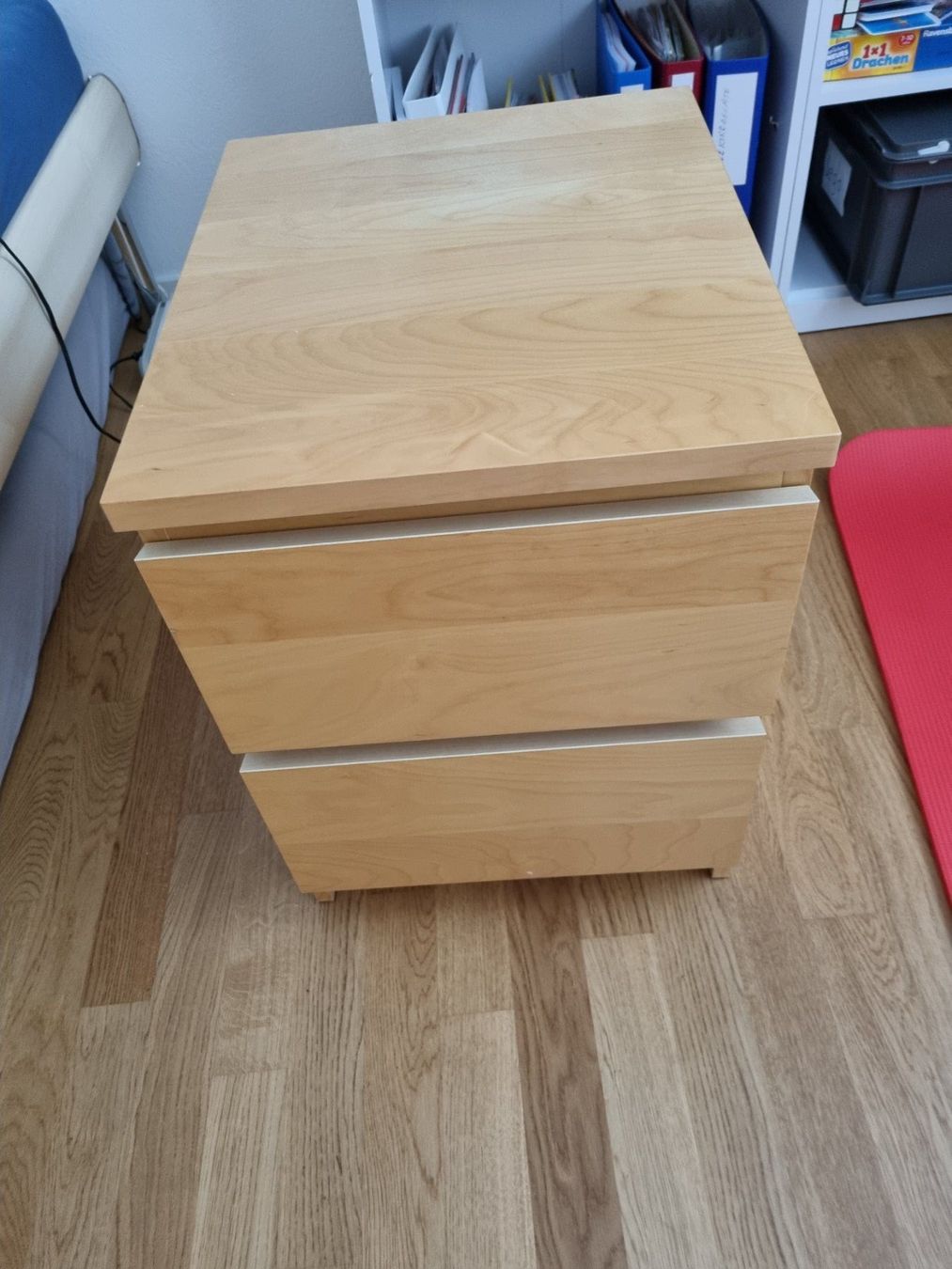 Ikea Tables de nuit: 1 Nachttisch – D'occasion à Laufen par jost-becker