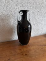 Schöne, dunkle Vase mit Glashenkel - ideal zum dekorieren