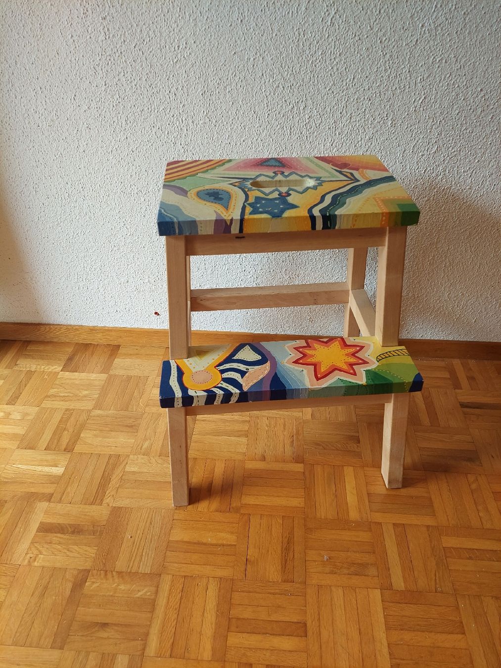 Ikea Tabourets: Ikea Tritthocker Bekämpfung bemalt/lackiert – D'occasion à Oberrieden par Naklesu71 1