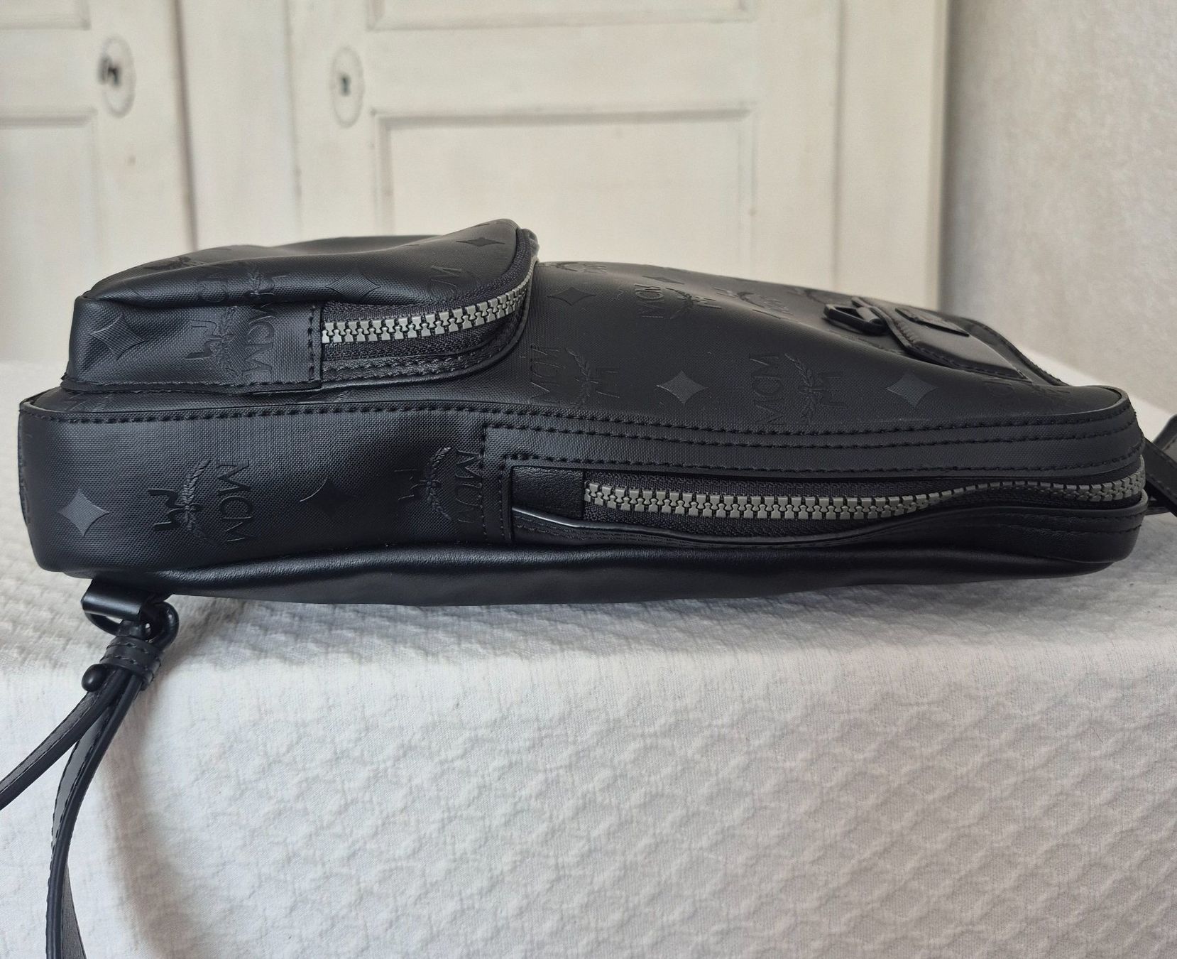 Mcm Zaini: MCM Rucksack bzw. Brusttasche – Usato da Dottikon venduto da Pega7 7