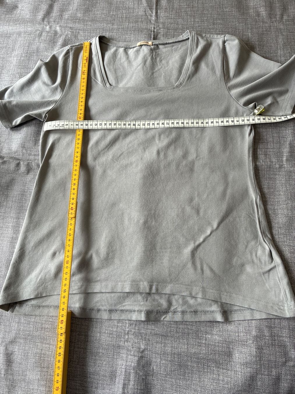 Costumi: Dreiteiler:  2 Shirts mit Rock von Enna – Usato da Davos Platz venduto da nanigl 5