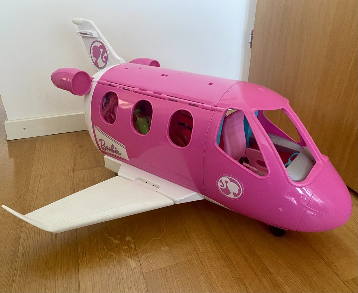 Giocattoli: Avion Barbie rose avec 2 Barbies – Usato da Lausanne venduto da Vracorama