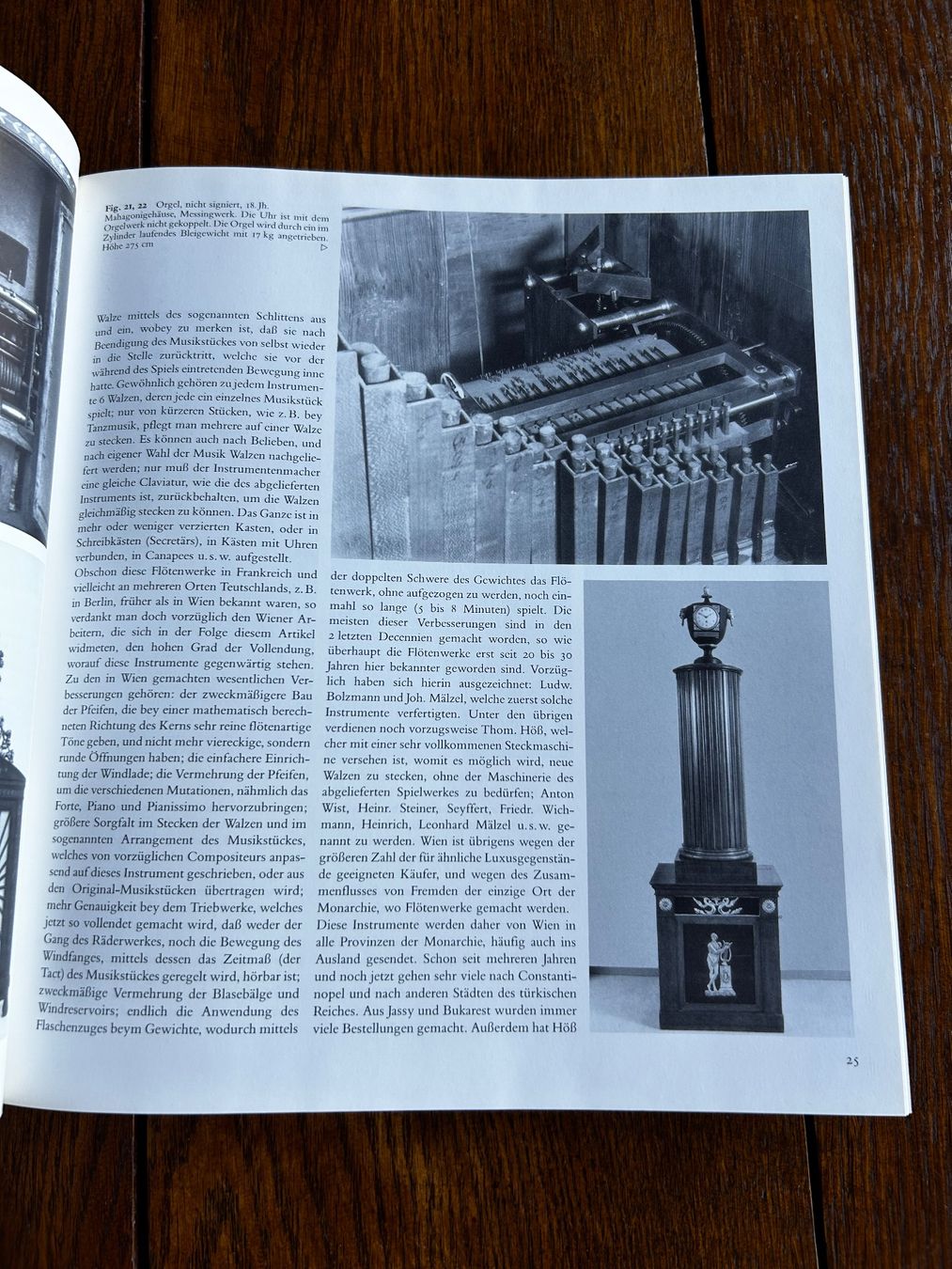 Livres: Die Wiener Uhr – D'occasion à Basel par Chamisso 2