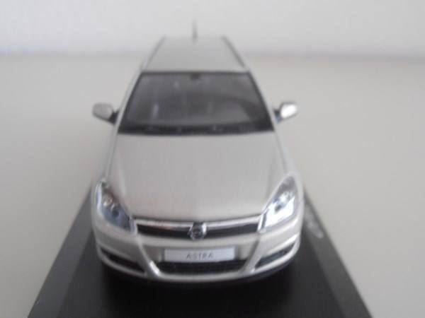 Opel Modellini d'auto: Opel Astra Caravan, 1:43 – Nuovo e nell'imballaggio originale da Goldach venduto da Feivel9 2