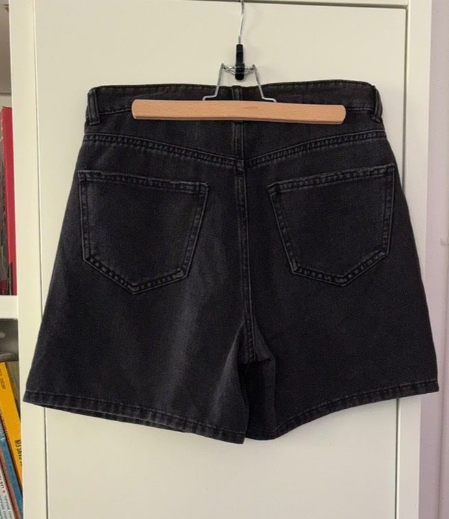 Only Pantalons: Only - Short Gr.XS – D'occasion à Baden par frb_2cjk 1