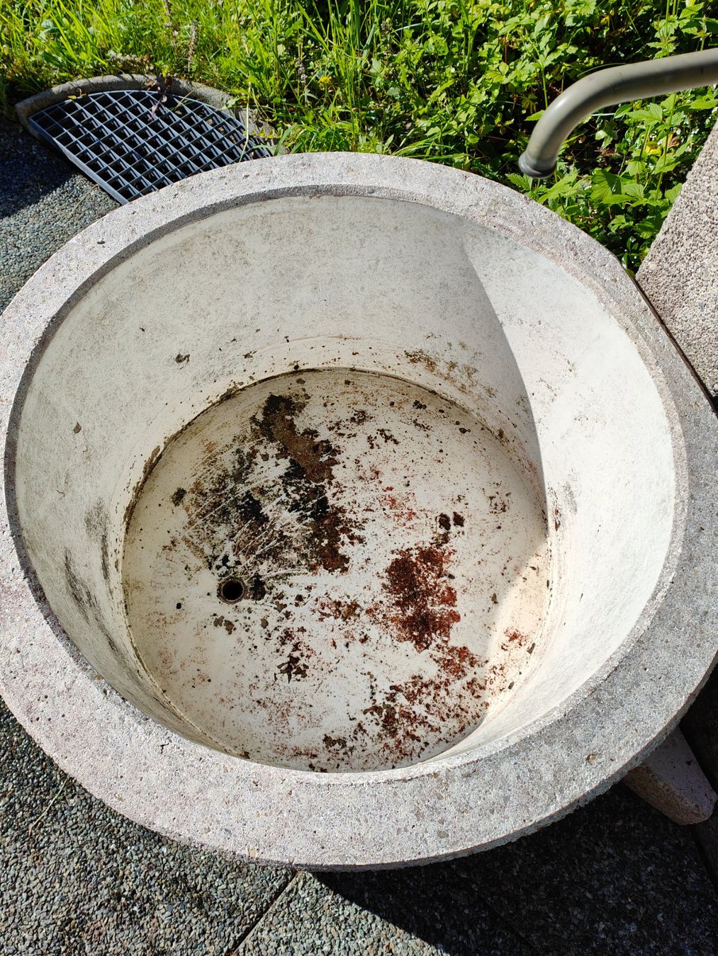 Teiche & Zierbrunnen: Gartenbrunnen mit Stock – Gebraucht aus Horw von danif360 3