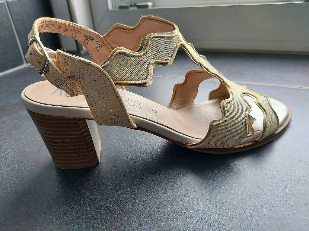 Scarpe da donna: Elegante Damenschuhe – Usato da Altnau venduto da Brumm 2