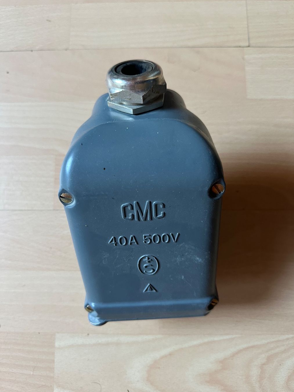 Spine: J 40/5 Polige NEUE Steckdose  Stromdose CMC – Usato da Huttwil venduto da Bolpa 1