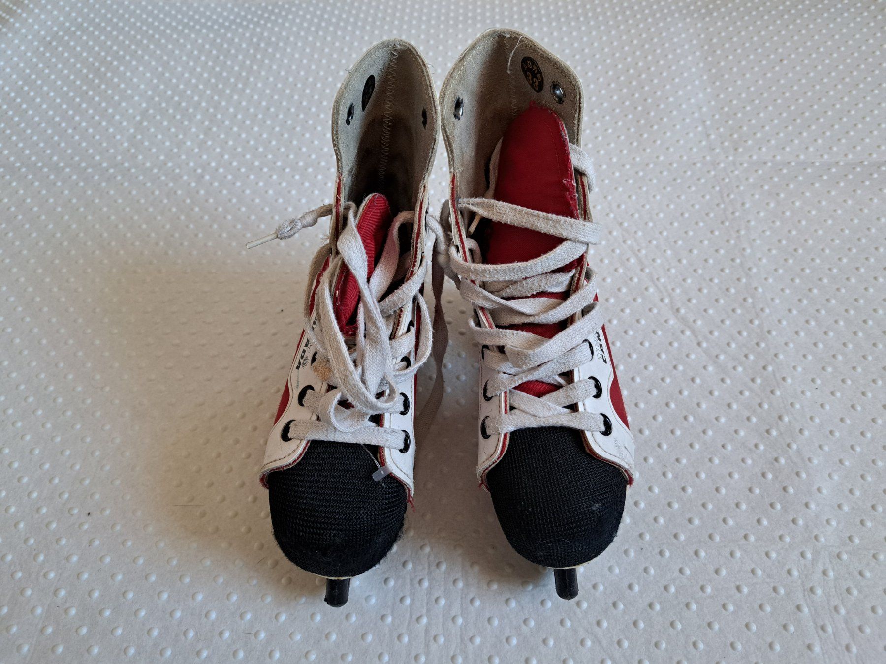 Pattini da ghiaccio: Retro Schlittschuhe "Team Canada", Gr. 35 – Usato da Gysenstein venduto da joshuas81 1