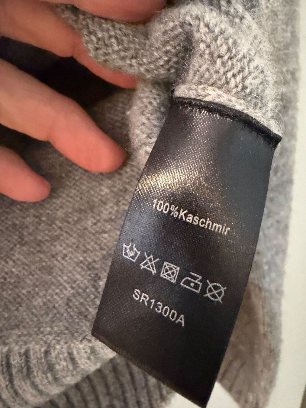 Maglioni & Felpe: Insieme Kaschmir Pullover grau mit Applikationen – Nuovo (secondo la descrizione) da Berneck venduto da Ordnung2021 4