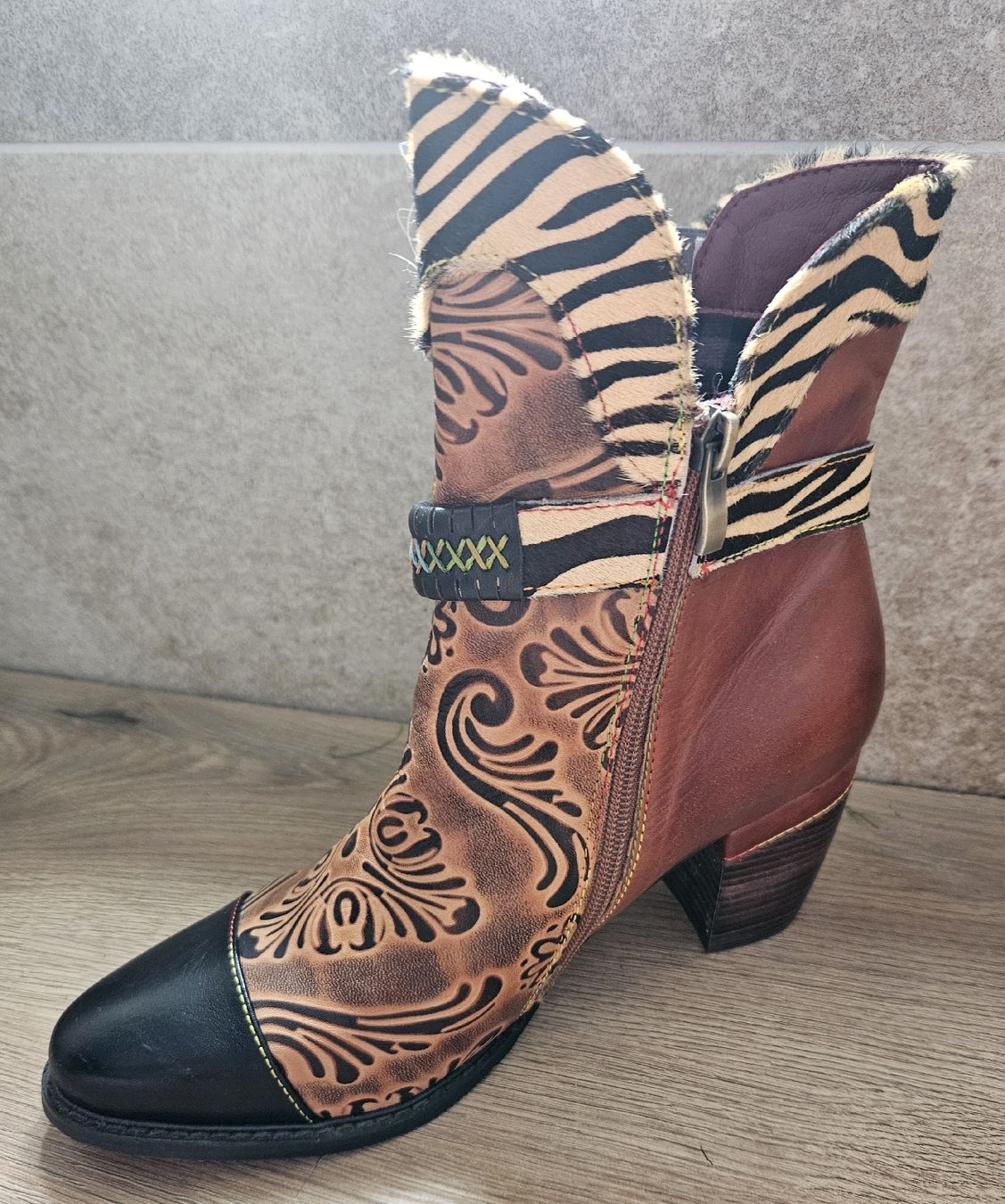 Scarpe da donna: Stiefeletten Gr. 40 - Spendenaktion – Nuovo (secondo la descrizione) da Unterkulm venduto da Beljasch 2