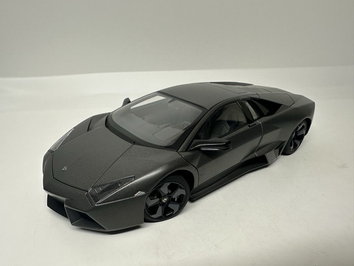 Autoart Modellini d'auto: Lamborghini Reventon 1:18, mattgrau, AUTOART – Usato da Zofingen venduto da rf9_x2xt 1