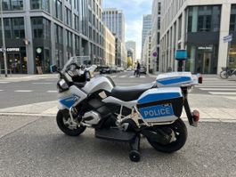 BMW Kinder- Elektromotorrad (Polizei)
