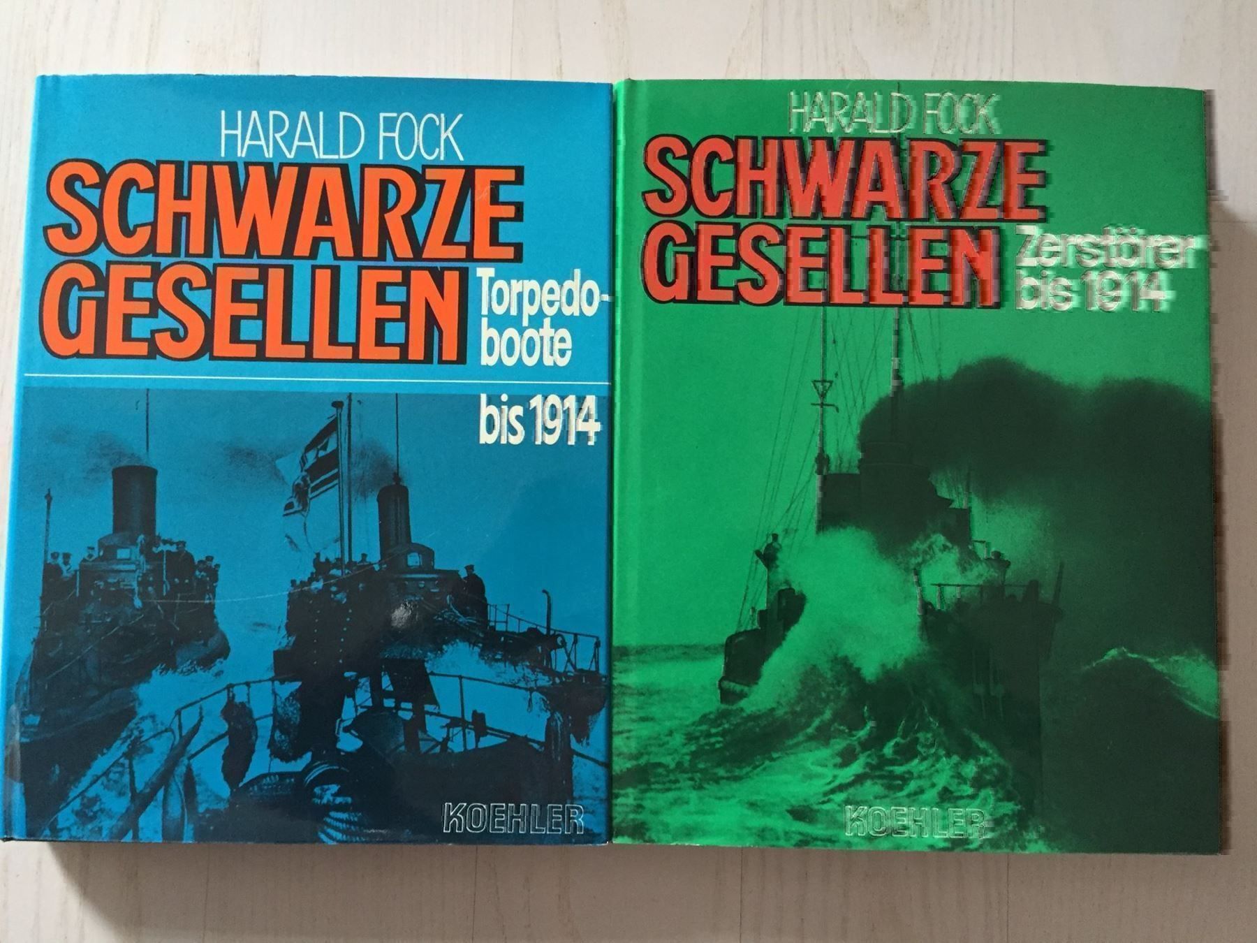 Livres: Schwarze Gesellen (2 Bände) – D'occasion à Volketswil par zwitsch33