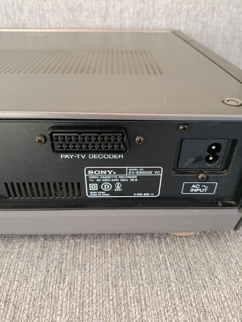 Sony Multimediaplayer & Streamer: Sony Hi8 Player EV-S9000E VC, defekt – Defekt aus Wil SG von  3