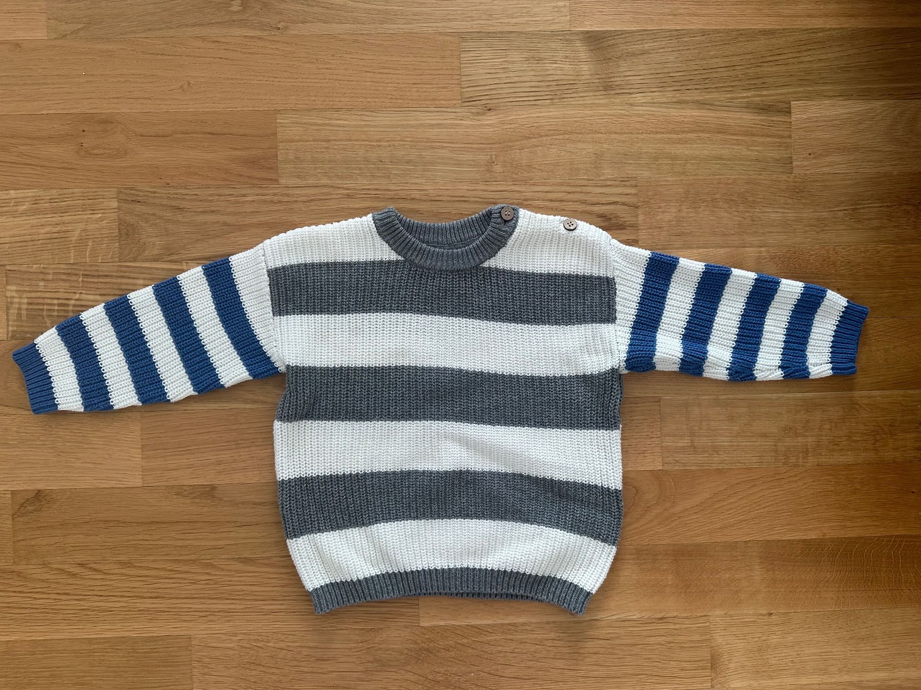 Maglioni & Felpe: Süsser Kinderpullover, gestreift, Grösse 86 – Usato da Unterägeri venduto da StefanGekko