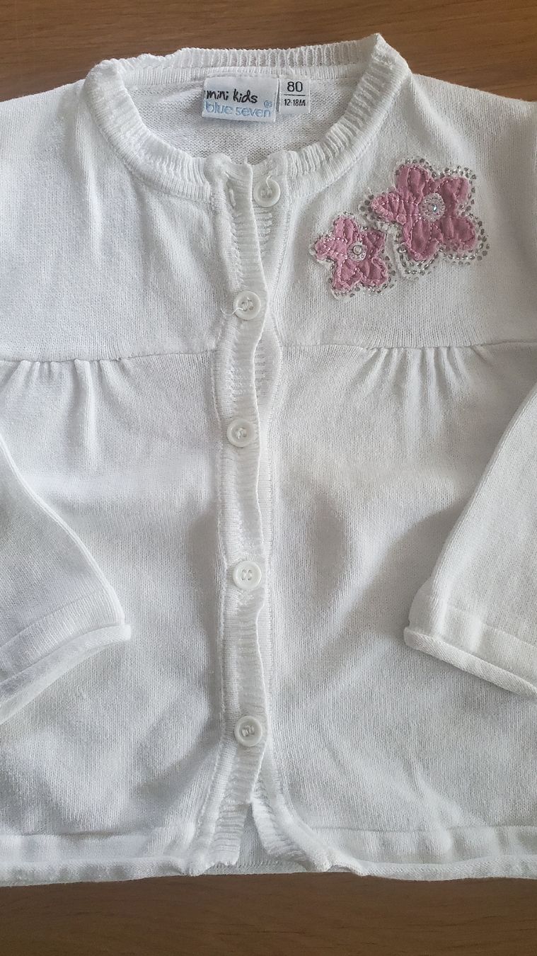 Pullover & Sweatshirts: Blue seven Strickjacke, Gr.  80/12-18 Mon. weiss – Gebraucht aus Stäfa von lookilooki 1