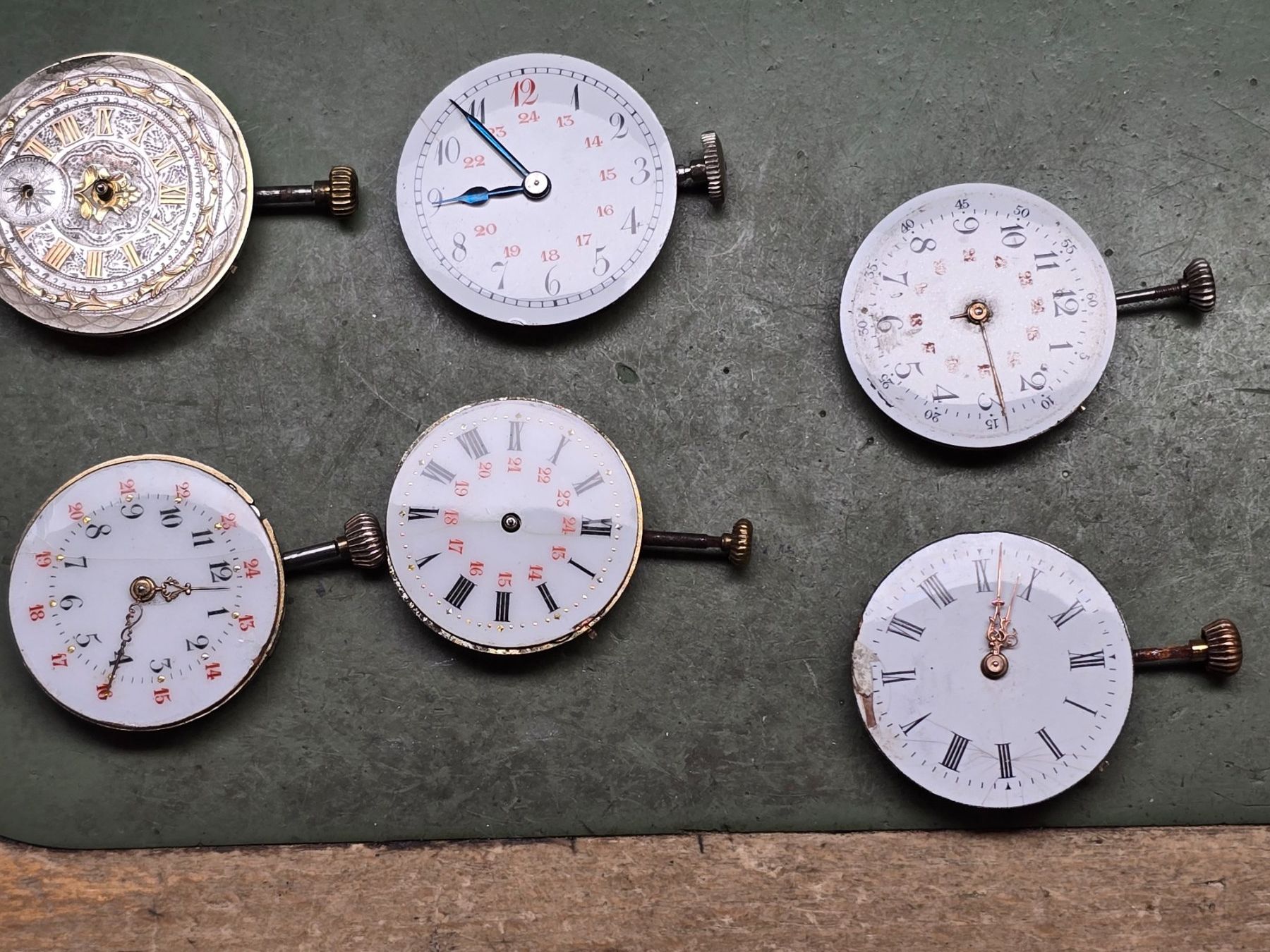 Orologi: Lot de 6 mouvement anciens – Difettoso da Tramelan venduto da Nirdan