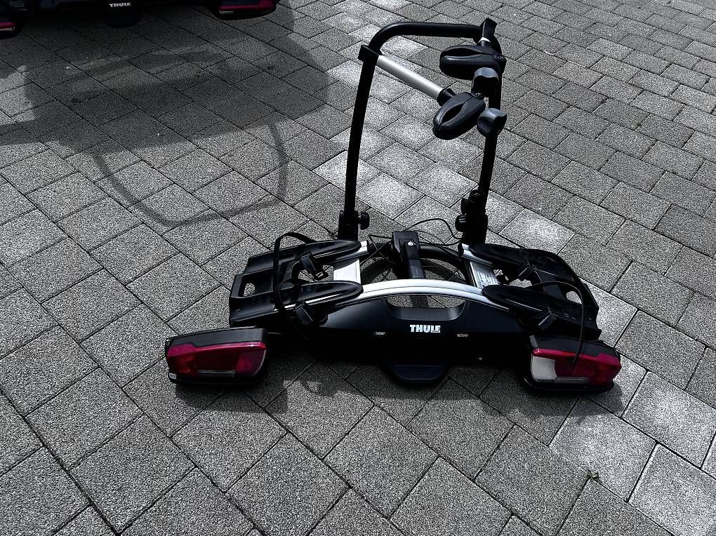 Portapacchi: Thule Velo Compact Fahrradträger – Usato da Seon venduto da jasmin010