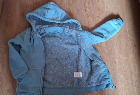 Kuschelige Übergangsjacke mit Kapuze, Grösse 122/128, Top