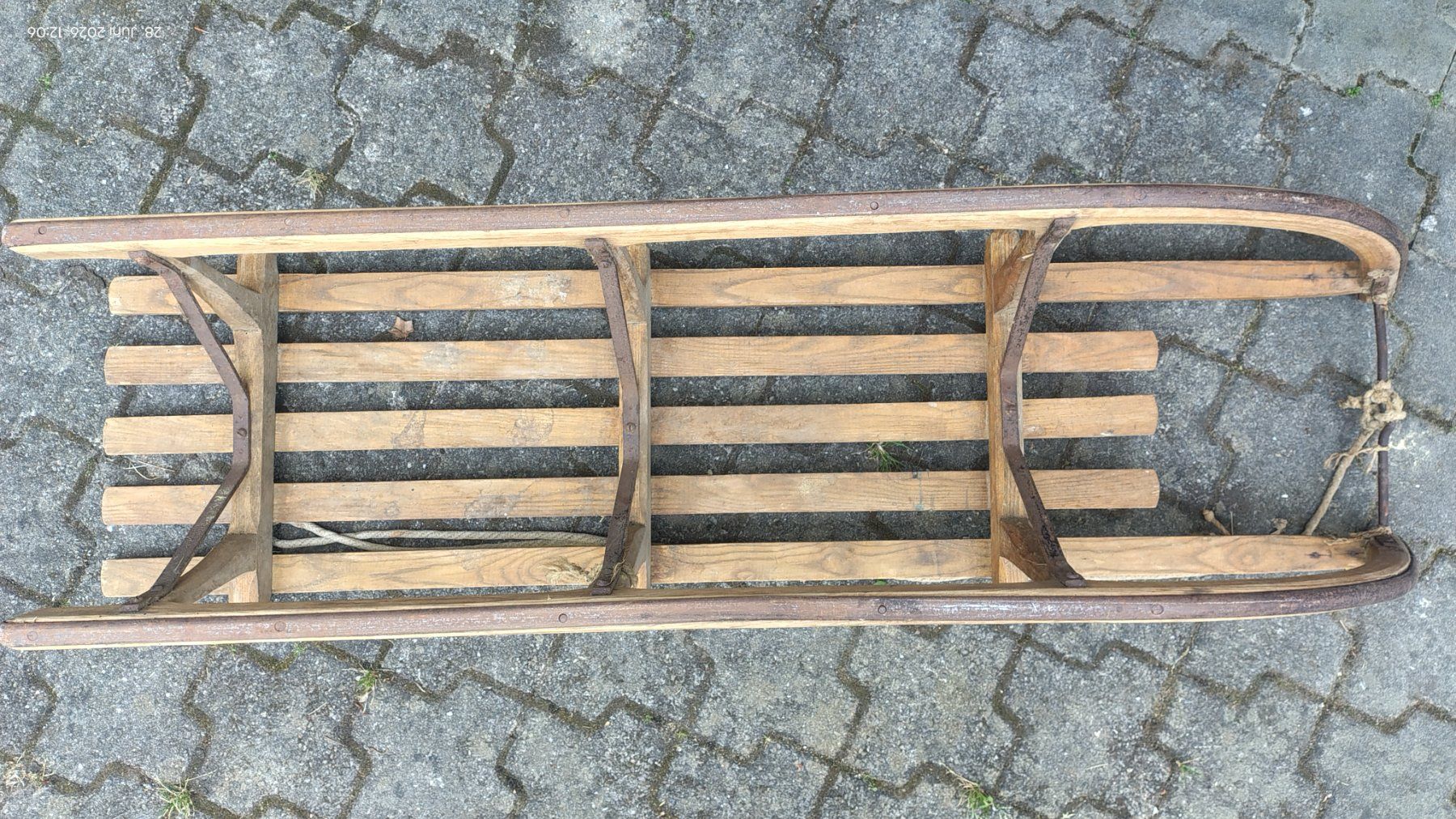 Schlitteln: Antiker Holzschlitten – Gebraucht aus Bern von Auktionaer 1