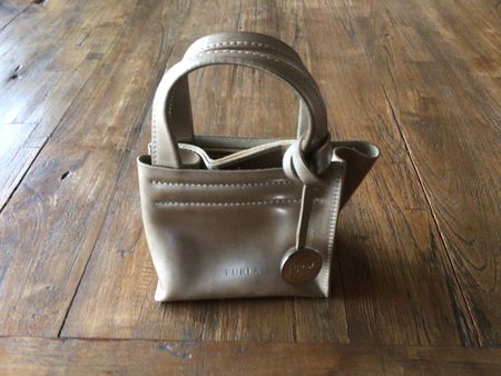 Furla (original) Handtasche klein. NP: 140.-