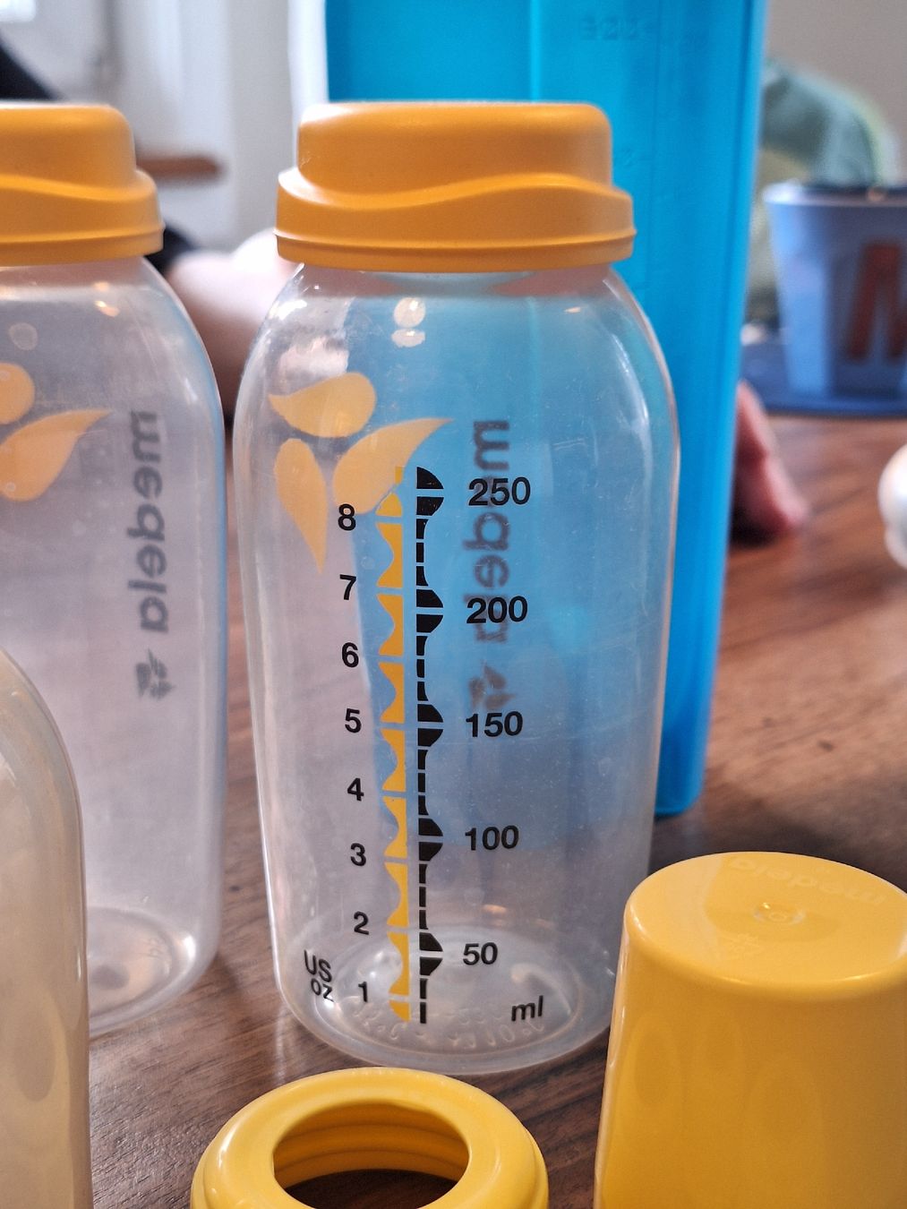 Medela Baby-Mahlzeiten: Schoppen Starterset - all you need!  – Gebraucht aus Suhr von singultus 7