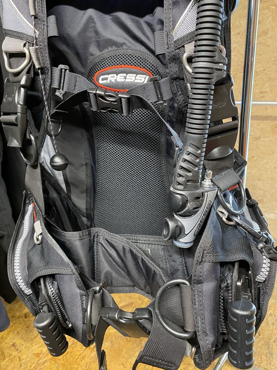 Cressi Combinaisons de plongée: Tauchjacket Back Jac Cressi Gr. S – Neuf (Voir description) à Pfäffikon ZH par Deko-Stopp 1