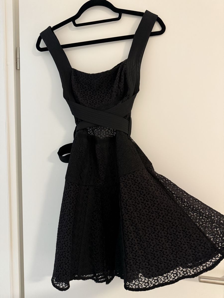Self-Portrait Vestiti: Self Portrait black lace mini dress – Usato da Estavayer-le-Lac venduto da sto_y5c2 2