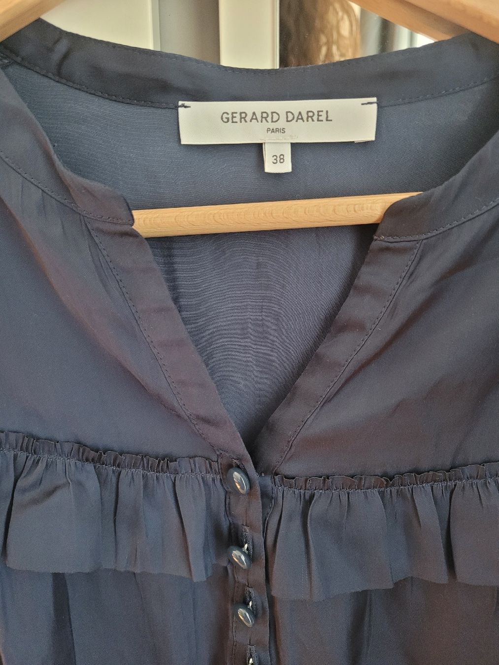 Gérard Darel Tops: Haut bleu Gerard Darel 38 – Gebraucht aus Yverdon-les-bains von sma_c6wn 1