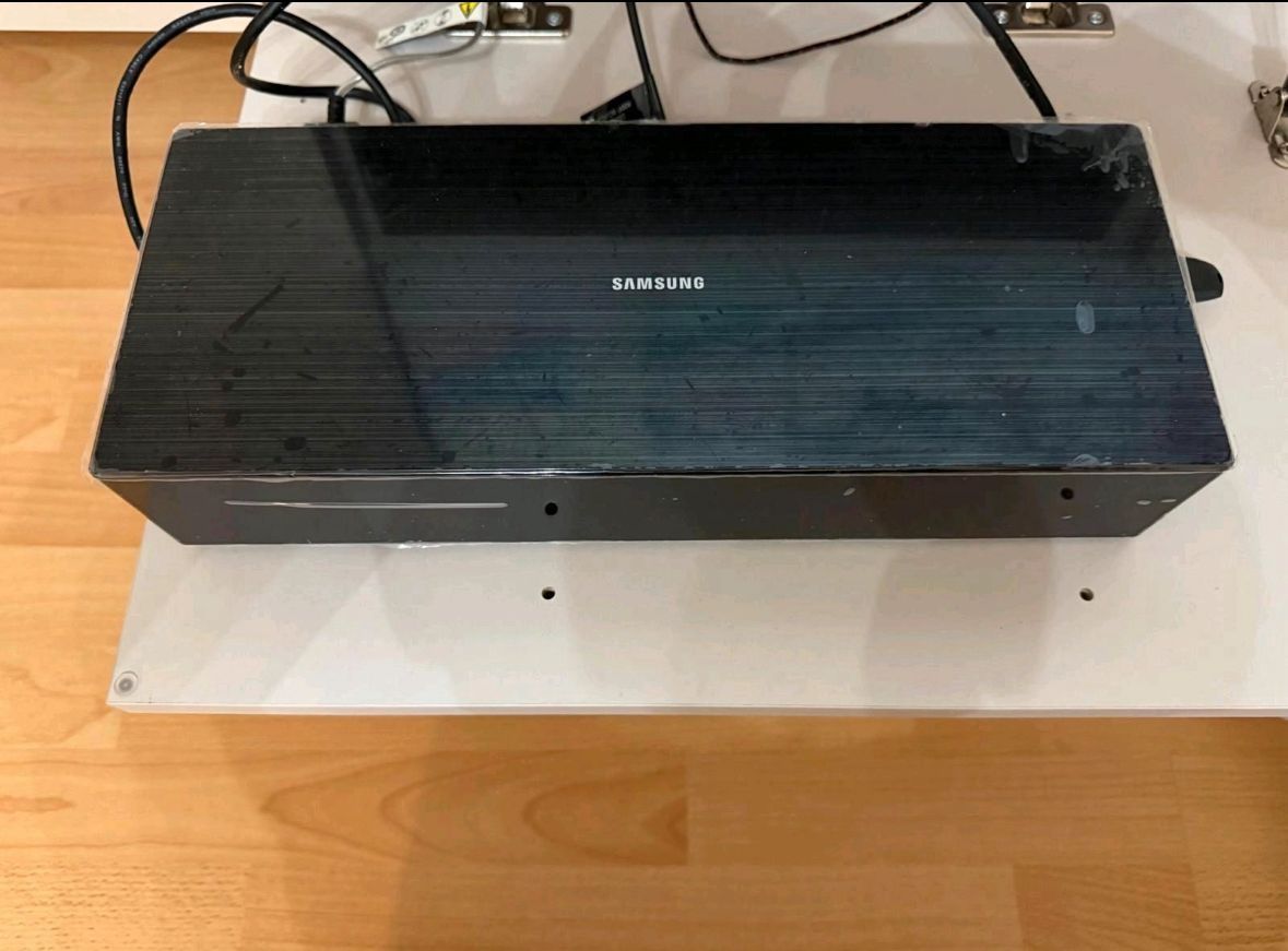 Samsung Fernseher: Samsungs The Frame – Neu (gemäss Beschreibung) aus Aarau von Asienreborn