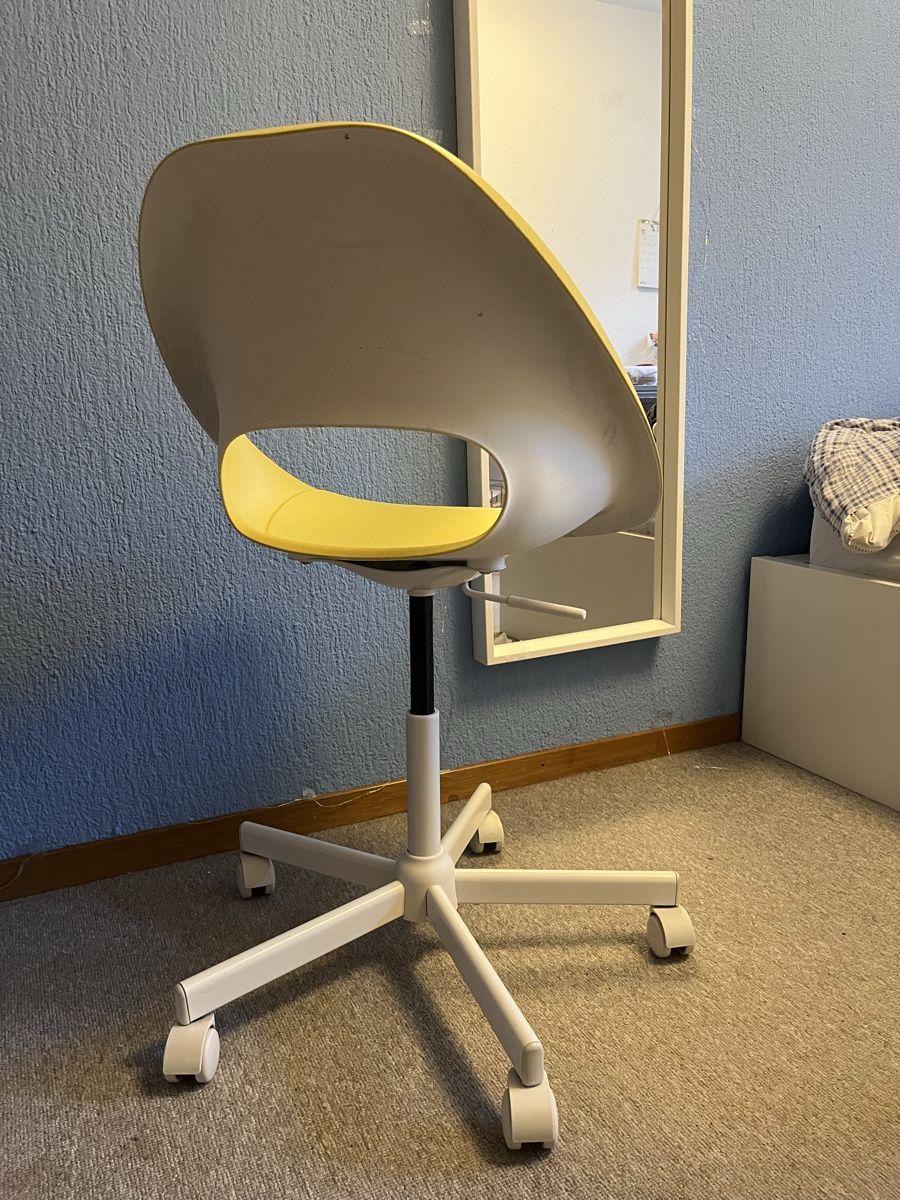 Ikea Sedie: Bürostuhl auf Rollen, Ikea Kinder – Usato da Bülach venduto da emm_t8f5 1