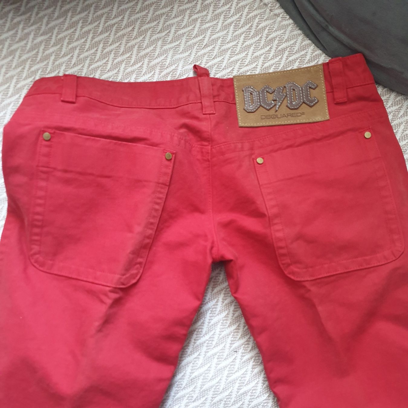 Dsquared2 Jeans: Dsquared rote Jeans Gr. Ital. 44 – Neuf (Voir description) à Frenkendorf par Moon111 2