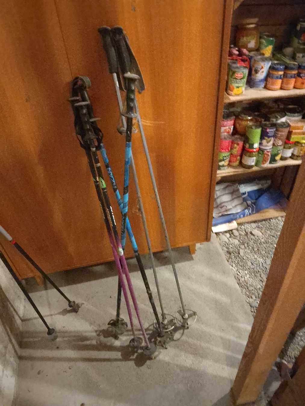 Skis: 3 Paar alte Skistöcke – Gebraucht aus Weinfelden von PaterPio1968