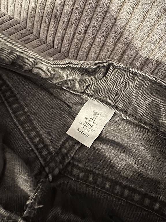 Jeans: Schwarze Jeans – Usato da Lengnau AG venduto da rockzipfel 4