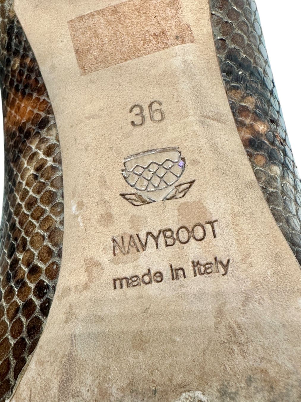 Navyboot Scarpe da donna: Escarpins Navyboot en cuir façon python. Pointure 36 – Usato da Morges venduto da sauveurdetresors 1
