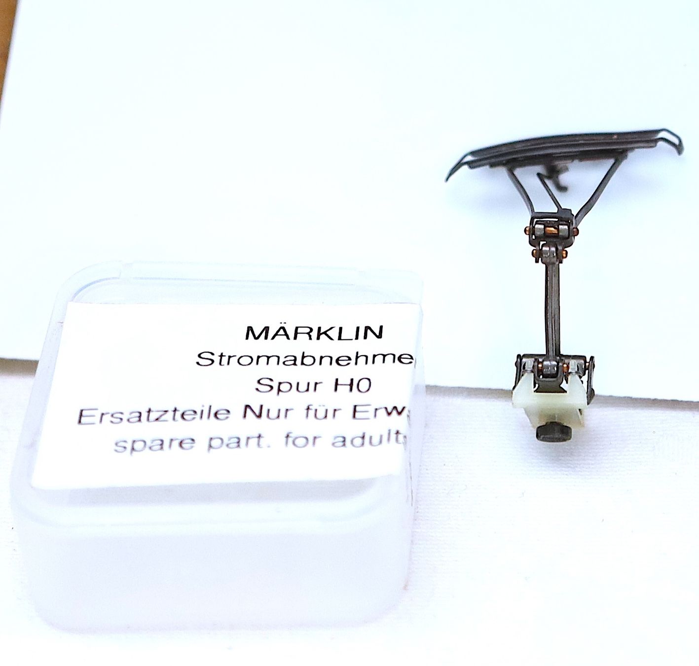 Märklin Modellini di ferrovie: MÄRKLIN TYP11.1 25445 1980- EINHOLMDACHSTROMABNEMER. H0 – Nuovo (secondo la descrizione) da Ipsach venduto da locky55 1