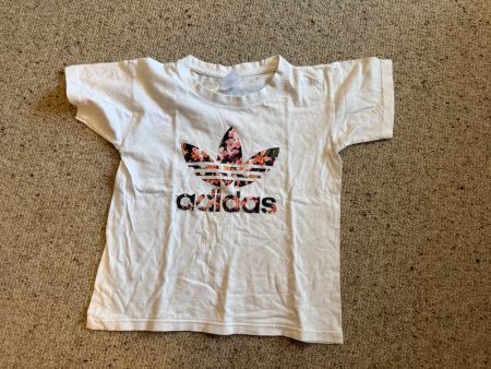 T-Shirt Adidas Weiss Grösse 7/8 (122-128cm) Blumenprint