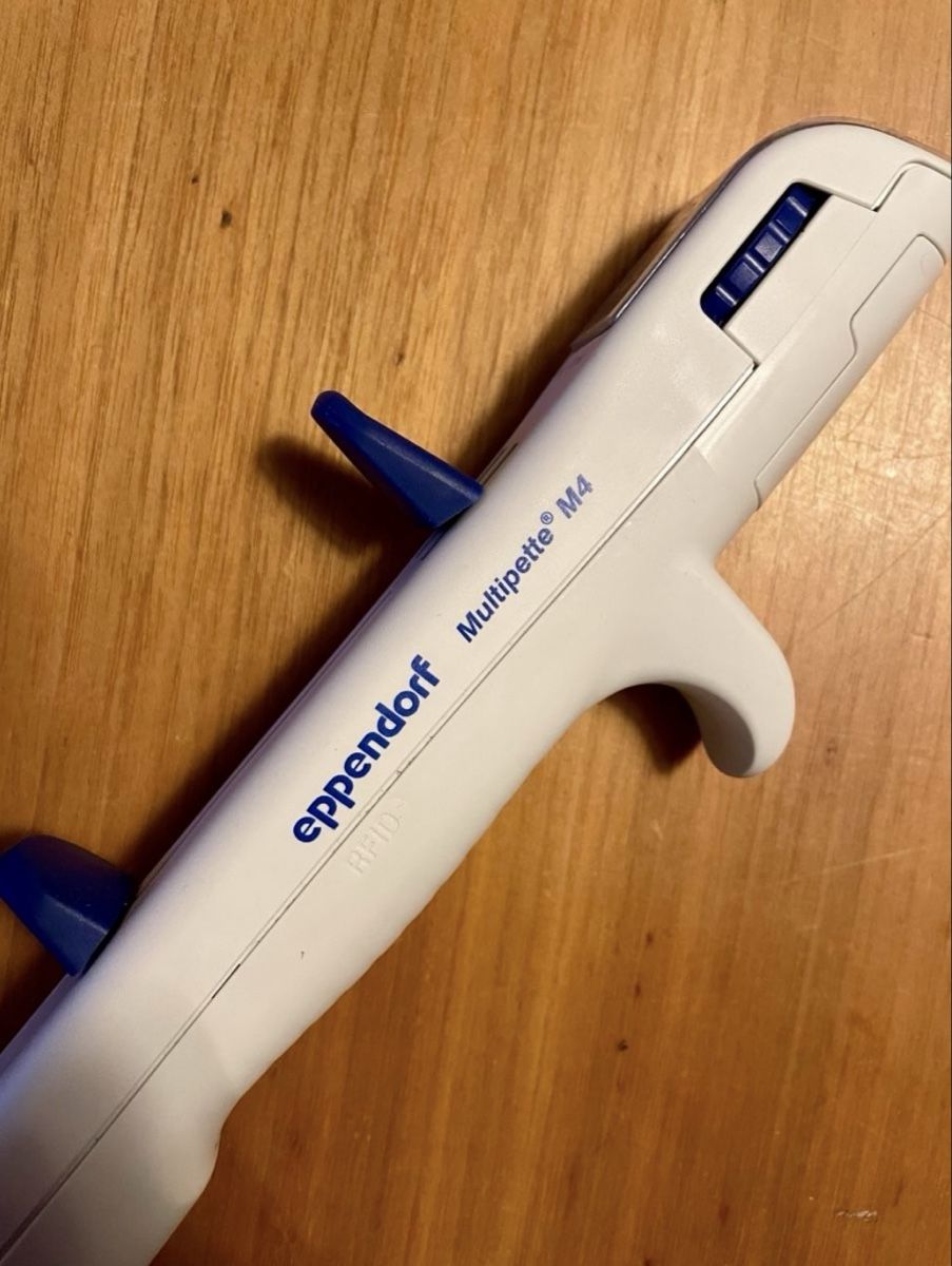 Eppendorf Mesurer: Eppendorf Multipipette M4 (ungebraucht) – D'occasion à Basel par Konix