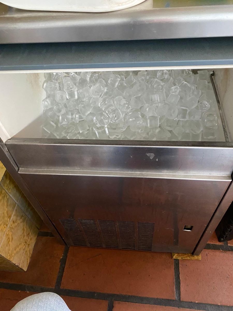 Elettrodomestici da cucina: Eiswürfelmaschine Gastro – Usato da Muttenz venduto da Luigi_4133 1