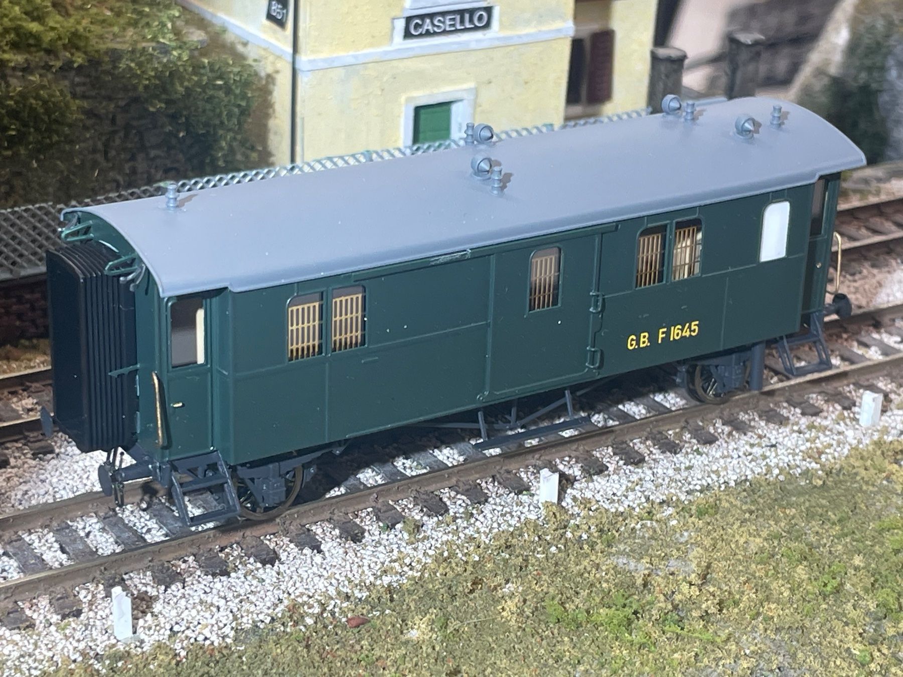 Born Modellini di ferrovie: Born, GB Postwagen F 1645 – Nuovo (secondo la descrizione) da Krummenau venduto da ferrotech 4