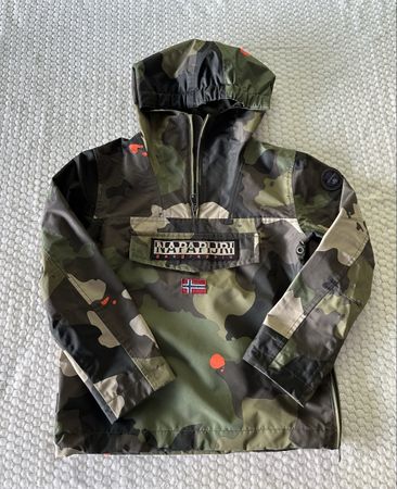 Giacca a vento Napapijri bambino fantasia camouflage, top!